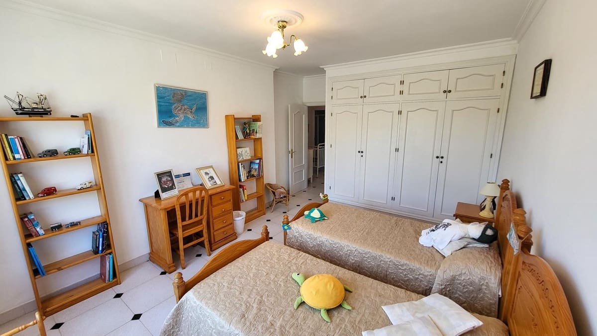 4 bedroom Villa for sale in Elviria with pool garage - € 1,395,000 (Ref: 9540394)