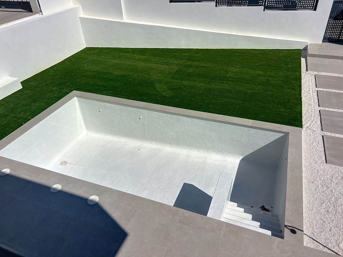 4 soverom Villa til salgs i Manilva med svømmebasseng - € 1 395 000 (Ref: 9540395)