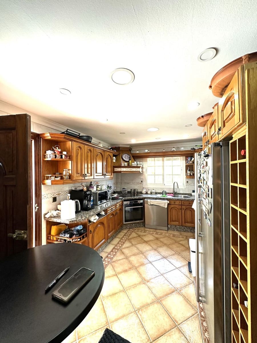 5 sypialnia Willa na sprzedaż w San Pedro de Alcantara z basenem - 1 395 000 € (Ref: 9540396)