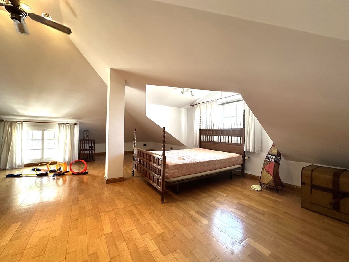 5 sypialnia Willa na sprzedaż w San Pedro de Alcantara z basenem - 1 395 000 € (Ref: 9540396)