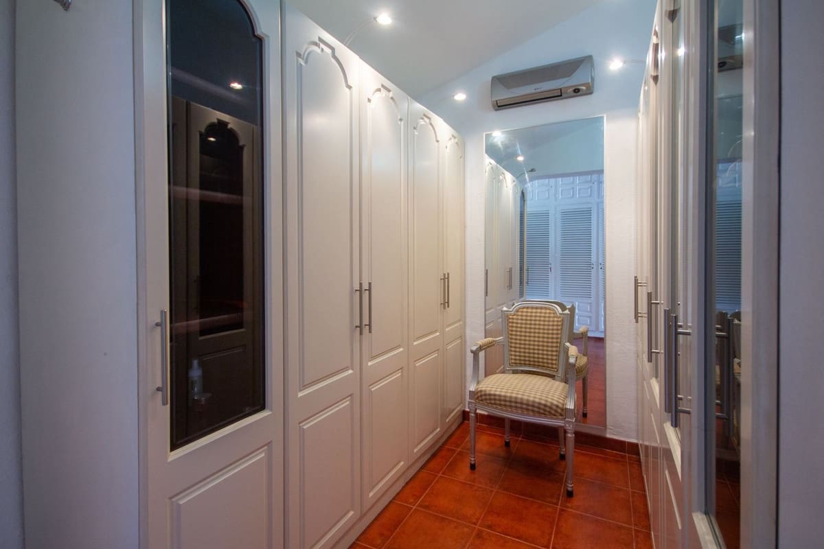 Chalet de 7 habitaciones en Mijas Costa en venta con piscina garaje - 1.395.000 € (Ref: 9540397)