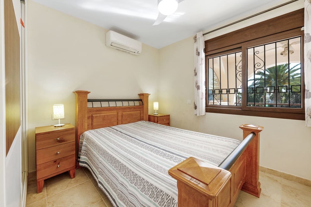 5 slaapkamer Villa te koop in El Paraiso met zwembad garage - € 1.399.900 (Ref: 9540400)