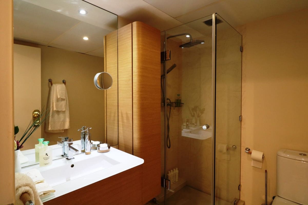 2 bedroom Apartment for sale in Marbella with pool garage - € 1,400,000 (Ref: 9540401)