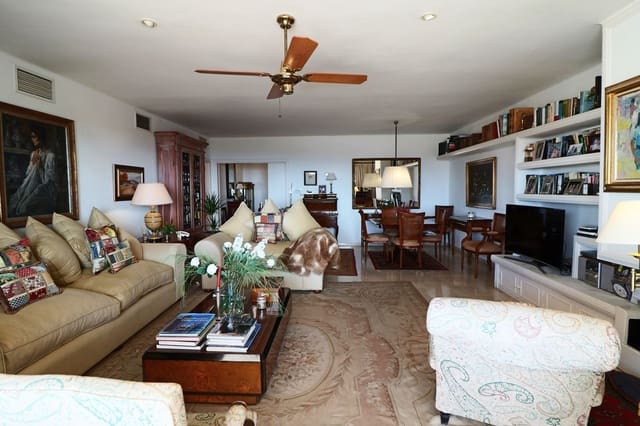 2 bedroom Apartment for sale in Marbella with pool garage - € 1,400,000 (Ref: 9540401)