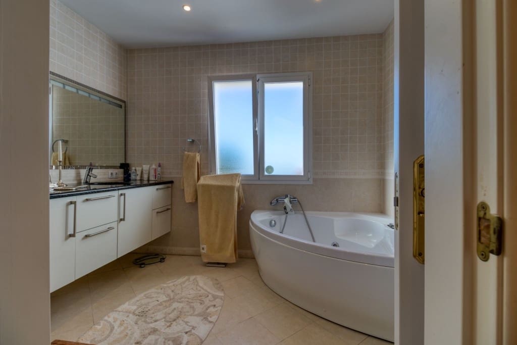 4 Zimmer Villa zu verkaufen in Mijas mit Pool Garage - 1.395.000 € (Ref: 9540406)