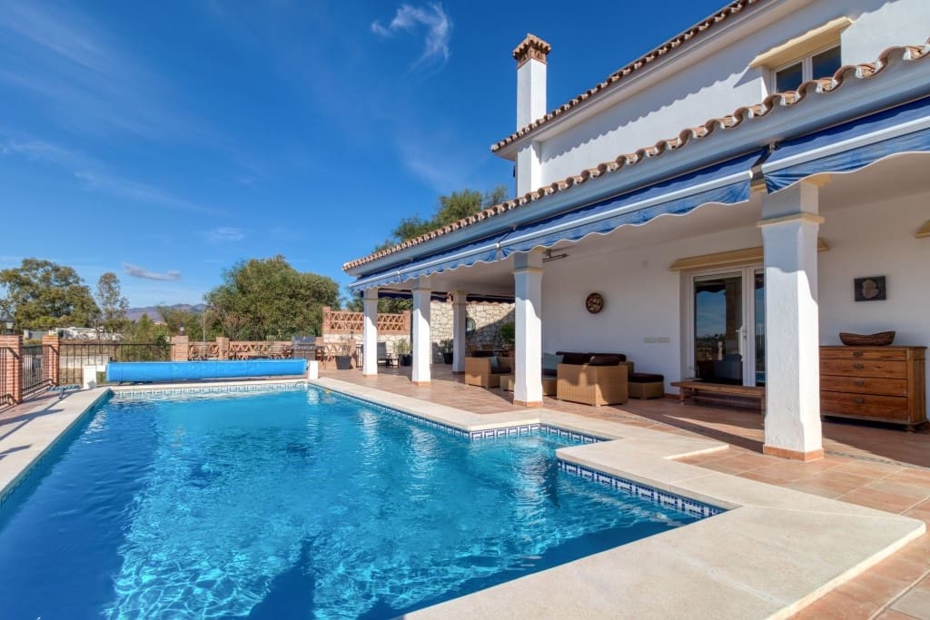 Chalet de 4 habitaciones en Mijas en venta con piscina garaje - 1.395.000 € (Ref: 9540406)
