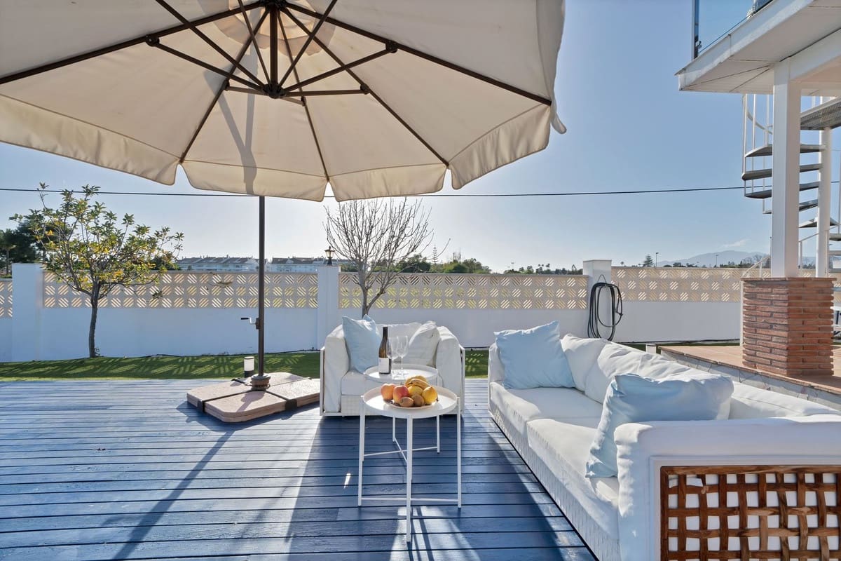 4 bedroom Villa for sale in San Pedro de Alcantara with pool garage - € 1,400,000 (Ref: 9540407)