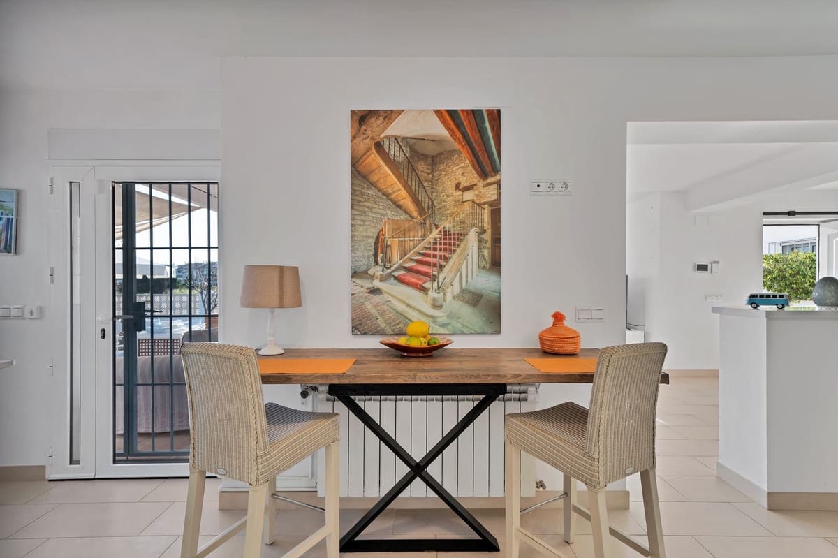 4 bedroom Villa for sale in San Pedro de Alcantara with pool garage - € 1,400,000 (Ref: 9540407)