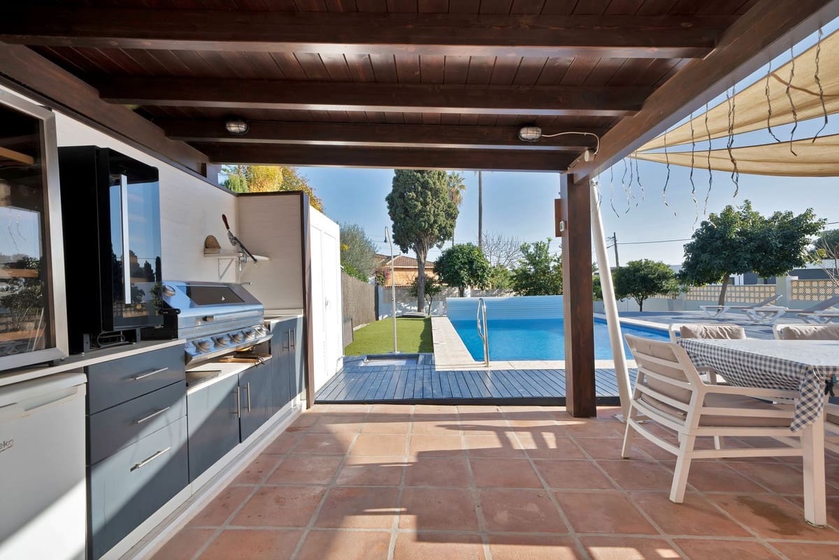 4 camera da letto Villa in vendita in San Pedro de Alcantara con piscina garage - 1.400.000 € (Rif: 9540407)