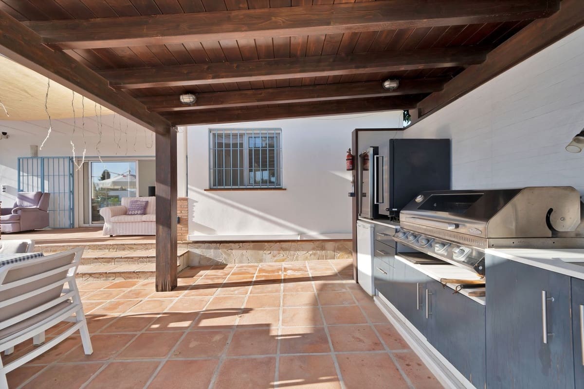 4 camera da letto Villa in vendita in San Pedro de Alcantara con piscina garage - 1.400.000 € (Rif: 9540407)