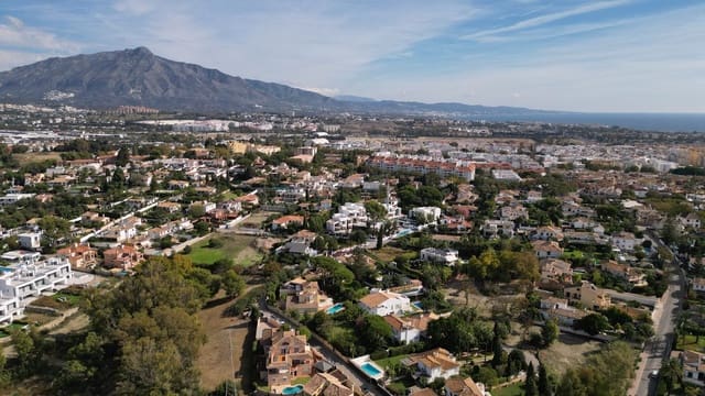 6 slaapkamer Villa te koop in San Pedro de Alcántara Pueblo, Marbella met zwembad garage - € 1.350.000 (Ref: 9540409)
