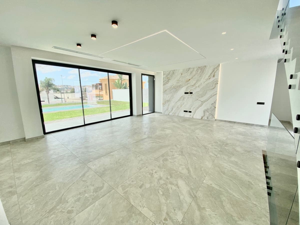 2 quarto Moradia para venda em Mijas com piscina - 1 400 000 € (Ref: 9540411)