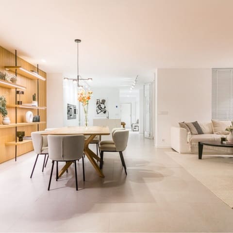 3 soverom Leilighet til salgs i La Dama de Noche - La Alzambra, Marbella med svømmebasseng garasje - € 1 425 000 (Ref: 9540417)