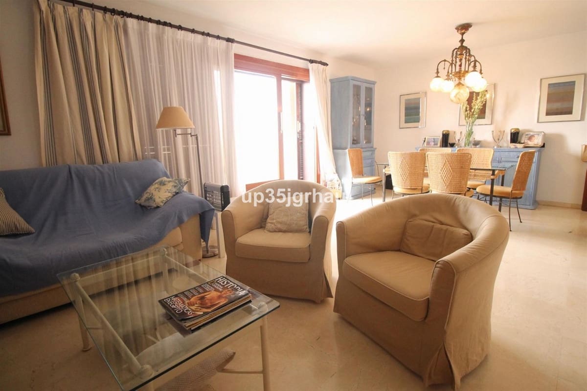 4 bedroom Penthouse for sale in Estepona - € 1,429,900 (Ref: 9540419)