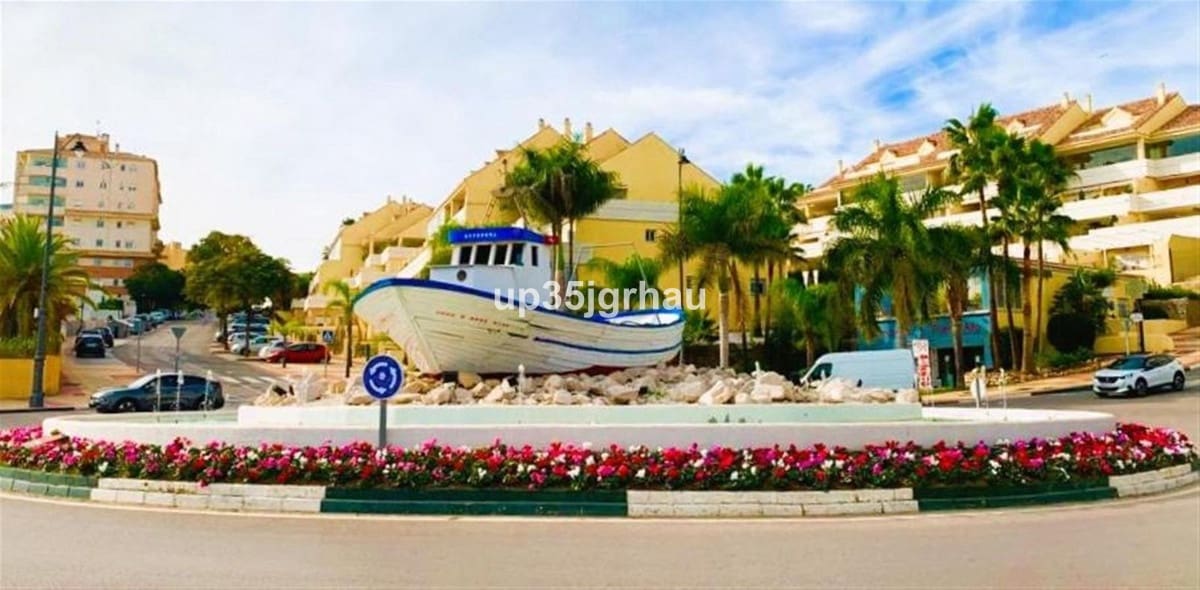 4 bedroom Penthouse for sale in Estepona - € 1,429,900 (Ref: 9540419)