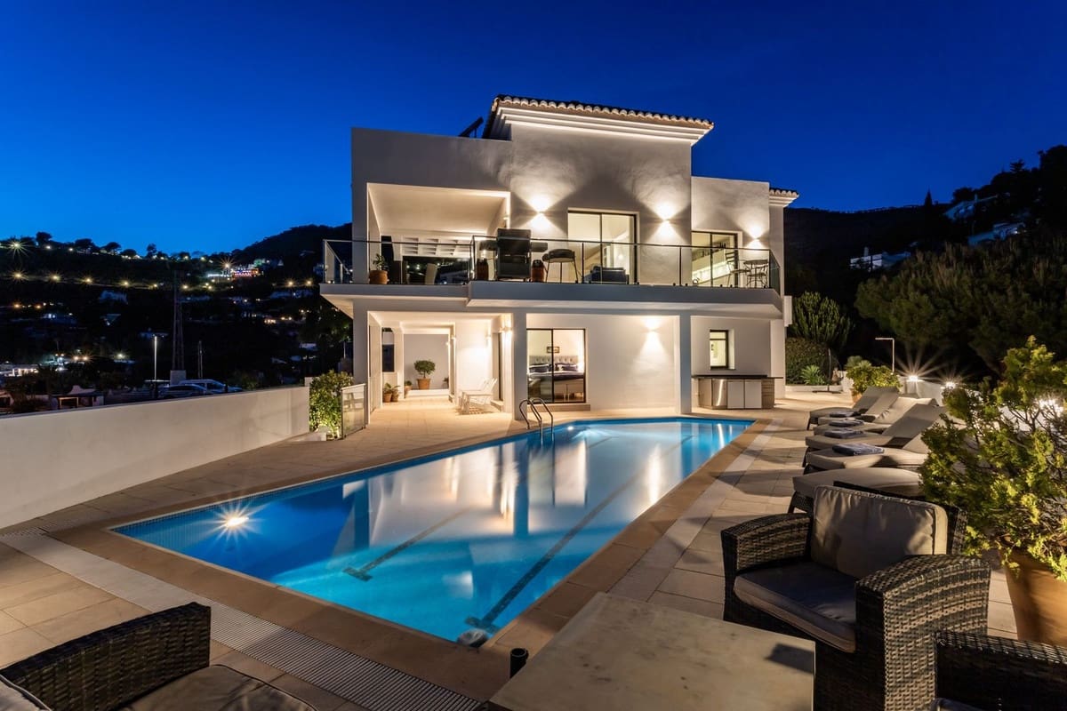 3 sovrum Villa till salu i Mijas med pool garage - 1 445 000 € (Ref: 9540421)