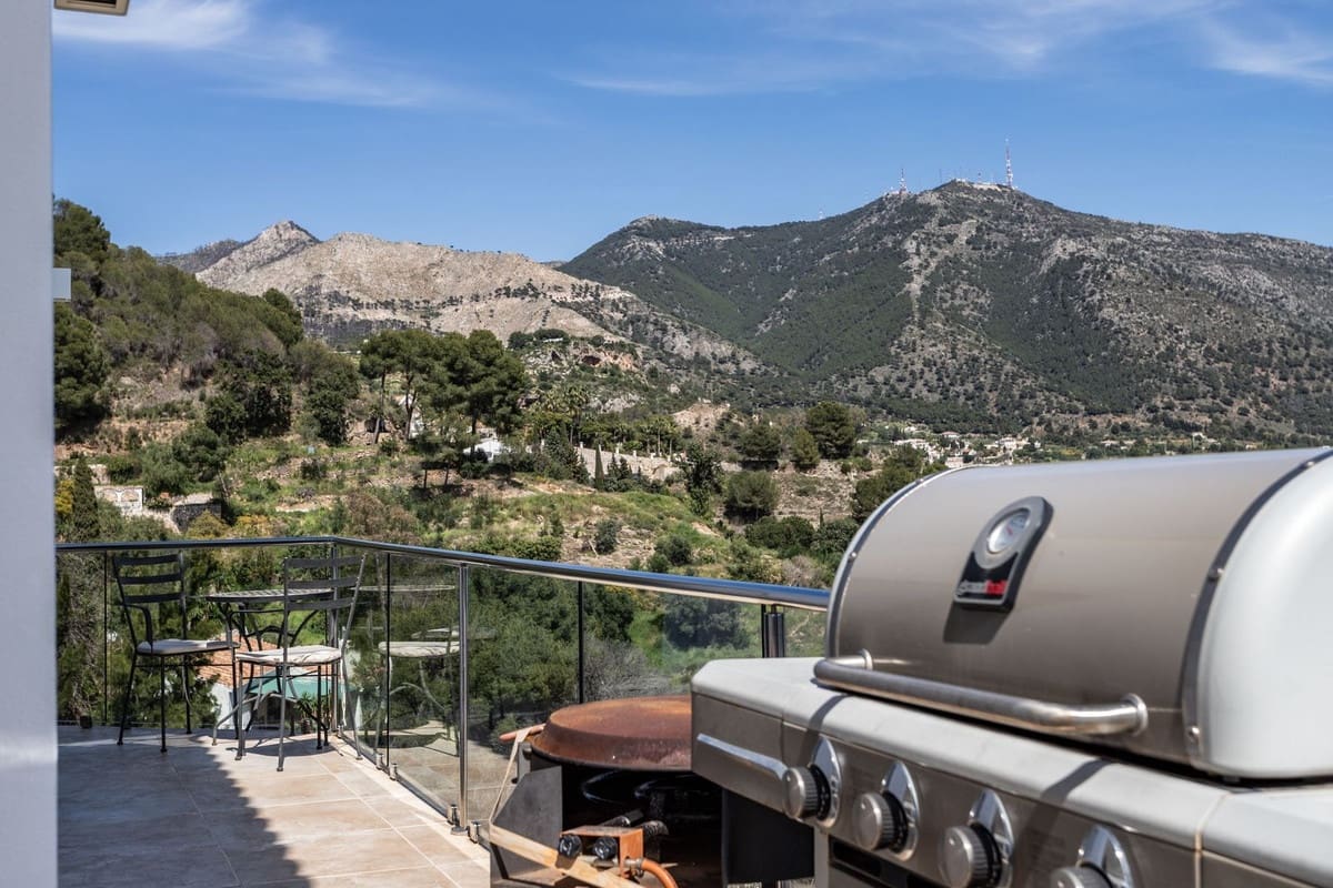 3 sovrum Villa till salu i Mijas med pool garage - 1 445 000 € (Ref: 9540421)