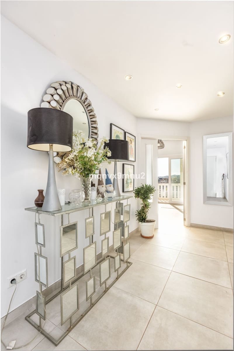 5 Zimmer Villa zu verkaufen in La Cala de Mijas mit Pool Garage - 1.449.950 € (Ref: 9540423)