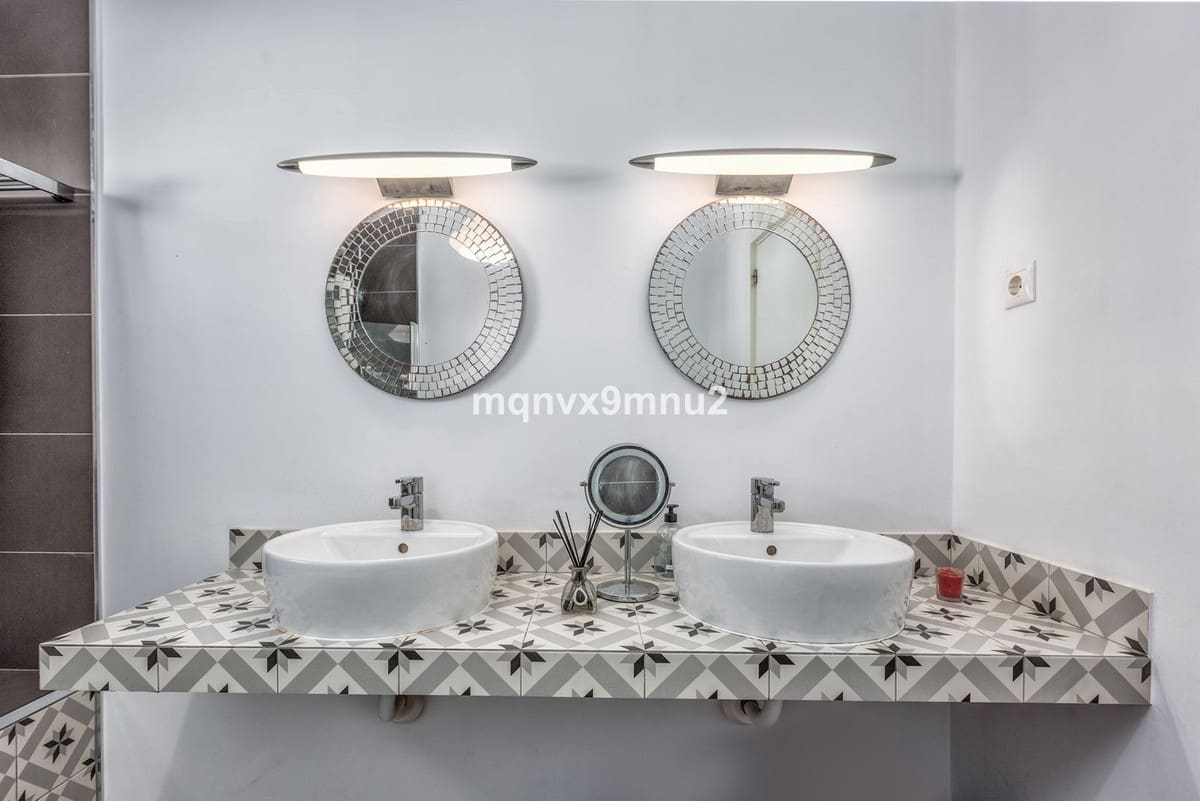 5 Zimmer Villa zu verkaufen in La Cala de Mijas mit Pool Garage - 1.449.950 € (Ref: 9540423)