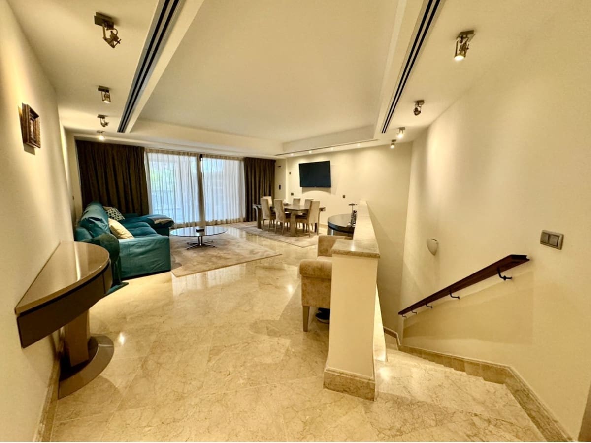 Apartamento de 3 habitaciones en San Pedro de Alcantara en venta con piscina - 1.450.000 € (Ref: 9540424)