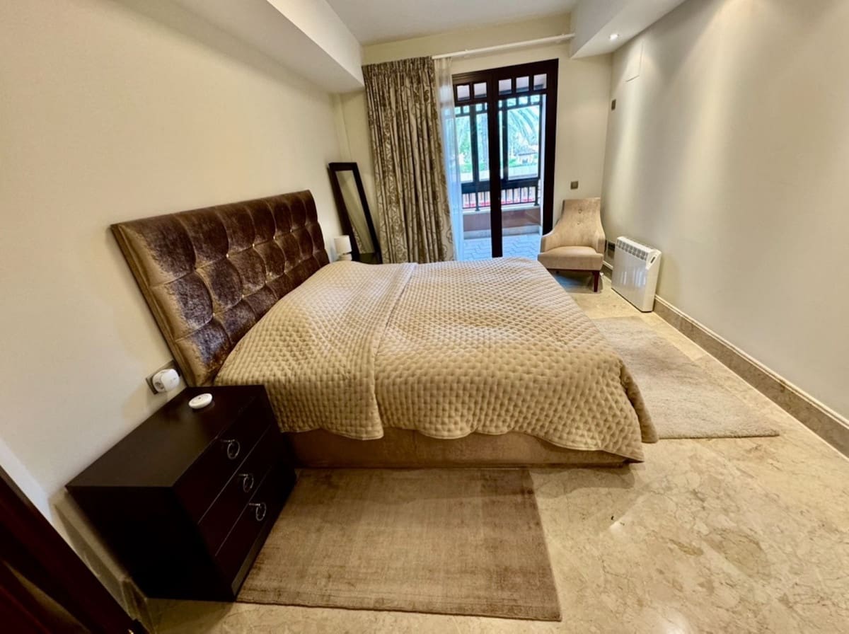 Apartamento de 3 habitaciones en San Pedro de Alcantara en venta con piscina - 1.450.000 € (Ref: 9540424)