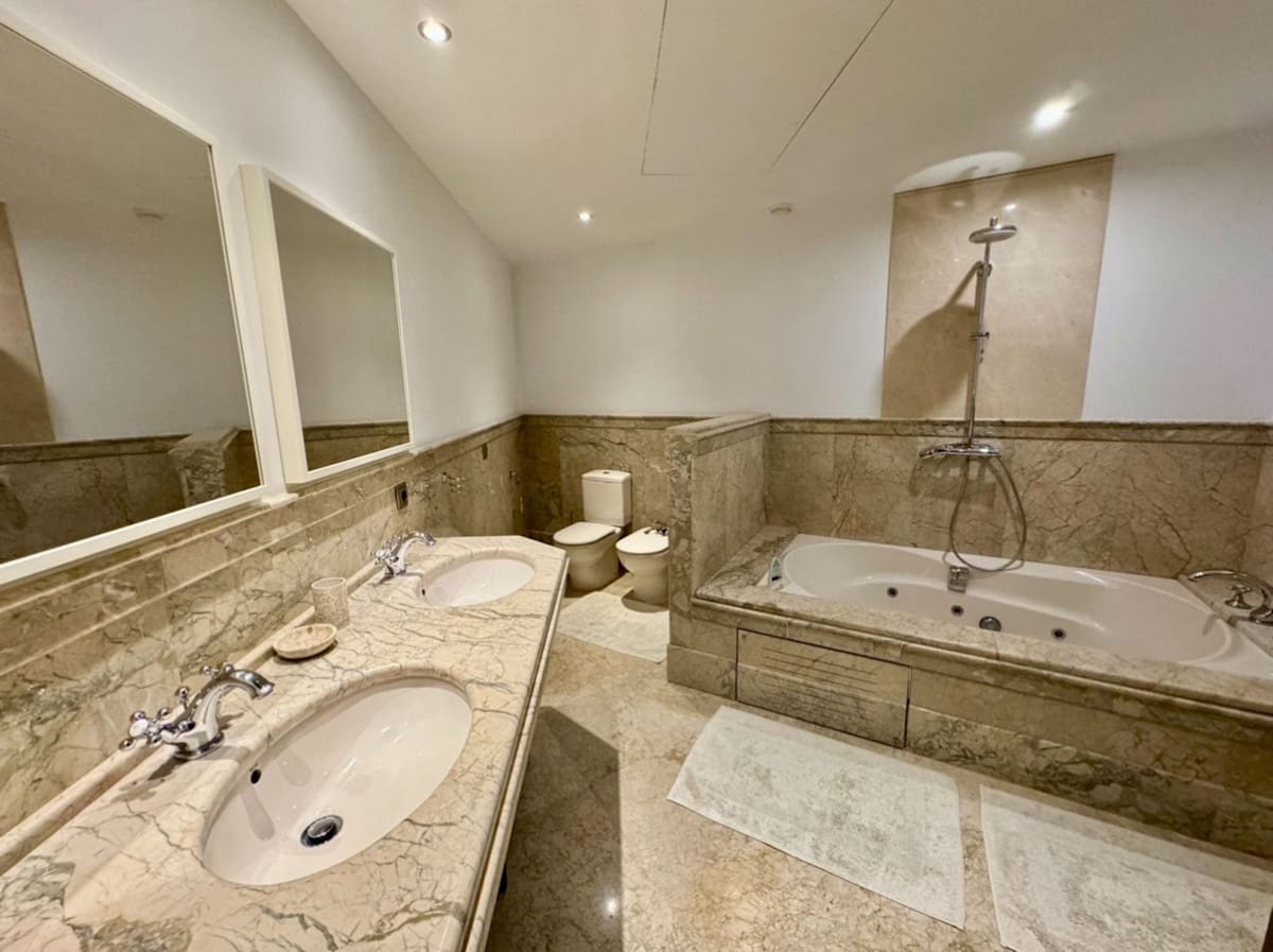 Apartamento de 3 habitaciones en San Pedro de Alcantara en venta con piscina - 1.450.000 € (Ref: 9540424)