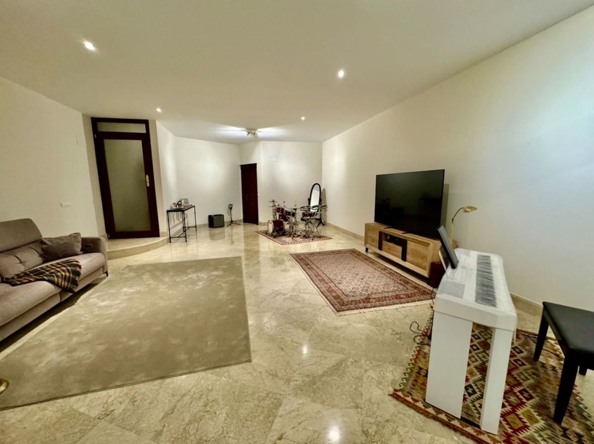 Apartamento de 3 habitaciones en San Pedro de Alcantara en venta con piscina - 1.450.000 € (Ref: 9540424)