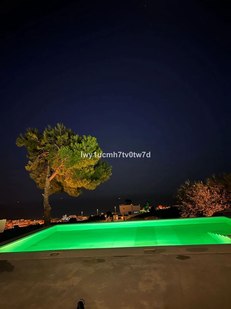 4 soveværelse Villa til salg i Benalmadena med swimmingpool garage - € 1.450.000 (Ref: 9540429)