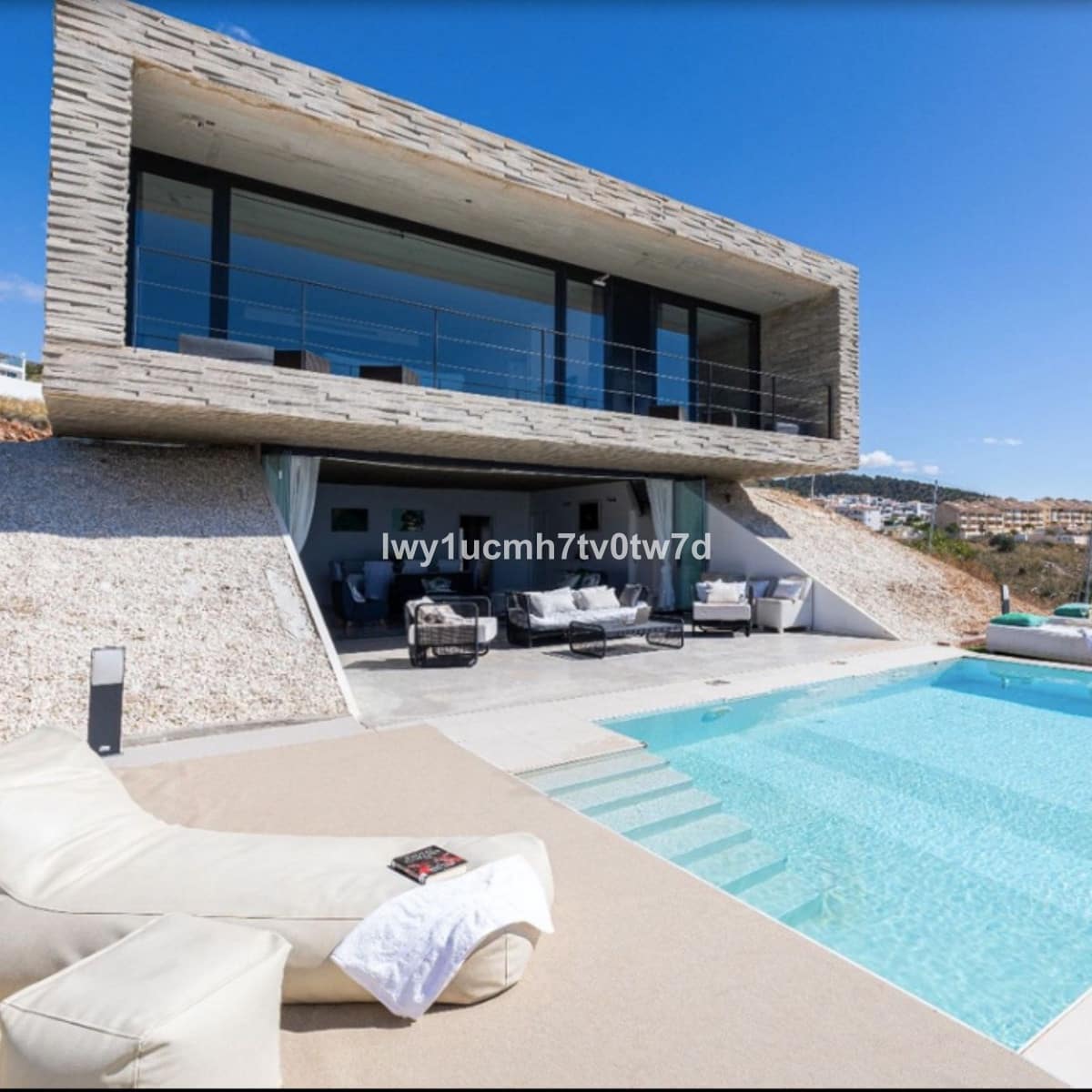 4 sovrum Villa till salu i Benalmadena med pool garage - 1 300 000 € (Ref: 9540429)