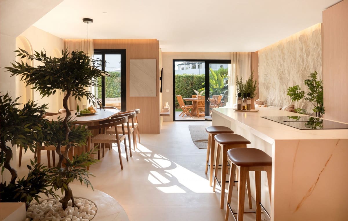 4 Zimmer Haus zu verkaufen in Puerto Banus mit Pool - 1.450.000 € (Ref: 9540432)