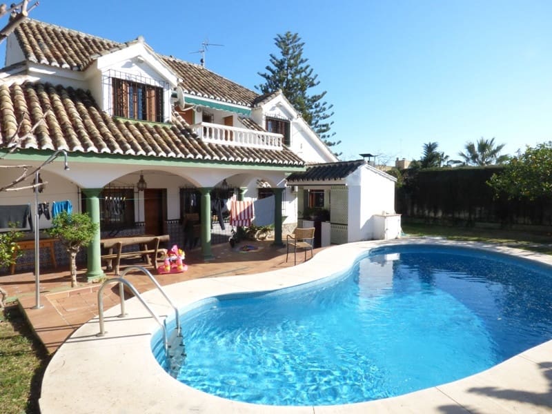 5 Zimmer Villa zu verkaufen in Marbella mit Pool Garage - 1.459.500 € (Ref: 9540434)