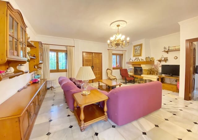 5 Zimmer Villa zu verkaufen in Marbella mit Pool Garage - 1.459.500 € (Ref: 9540434)