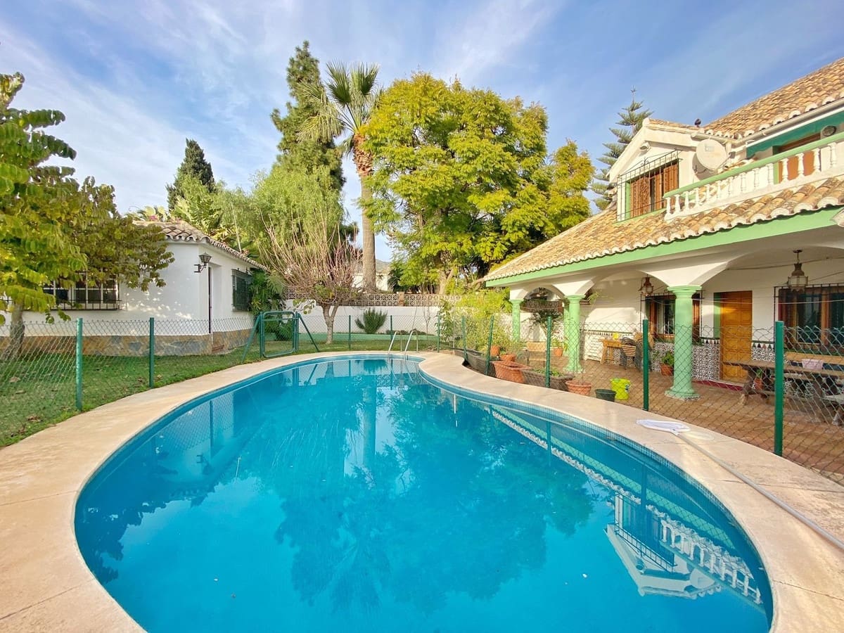 5 Zimmer Villa zu verkaufen in Marbella mit Pool Garage - 1.459.500 € (Ref: 9540434)