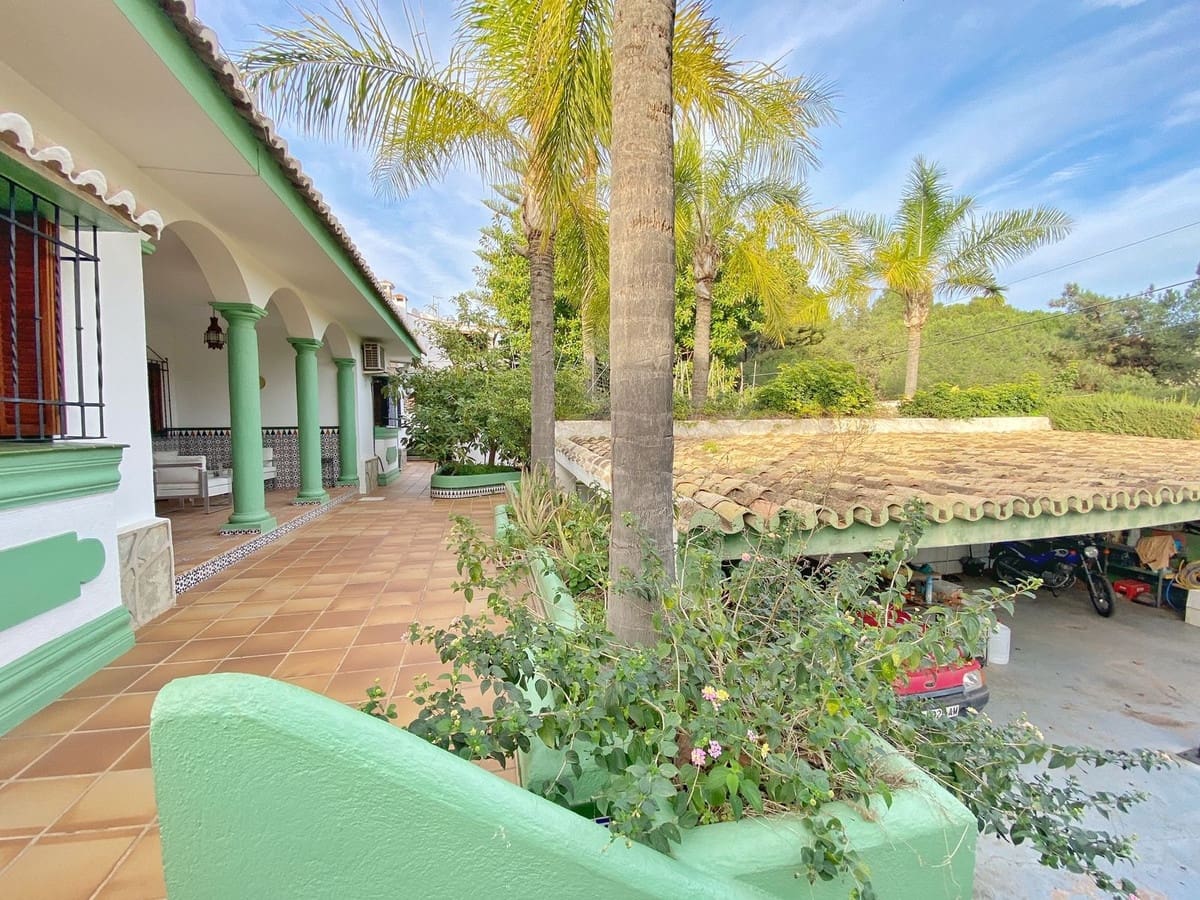 5 Zimmer Villa zu verkaufen in Marbella mit Pool Garage - 1.459.500 € (Ref: 9540434)