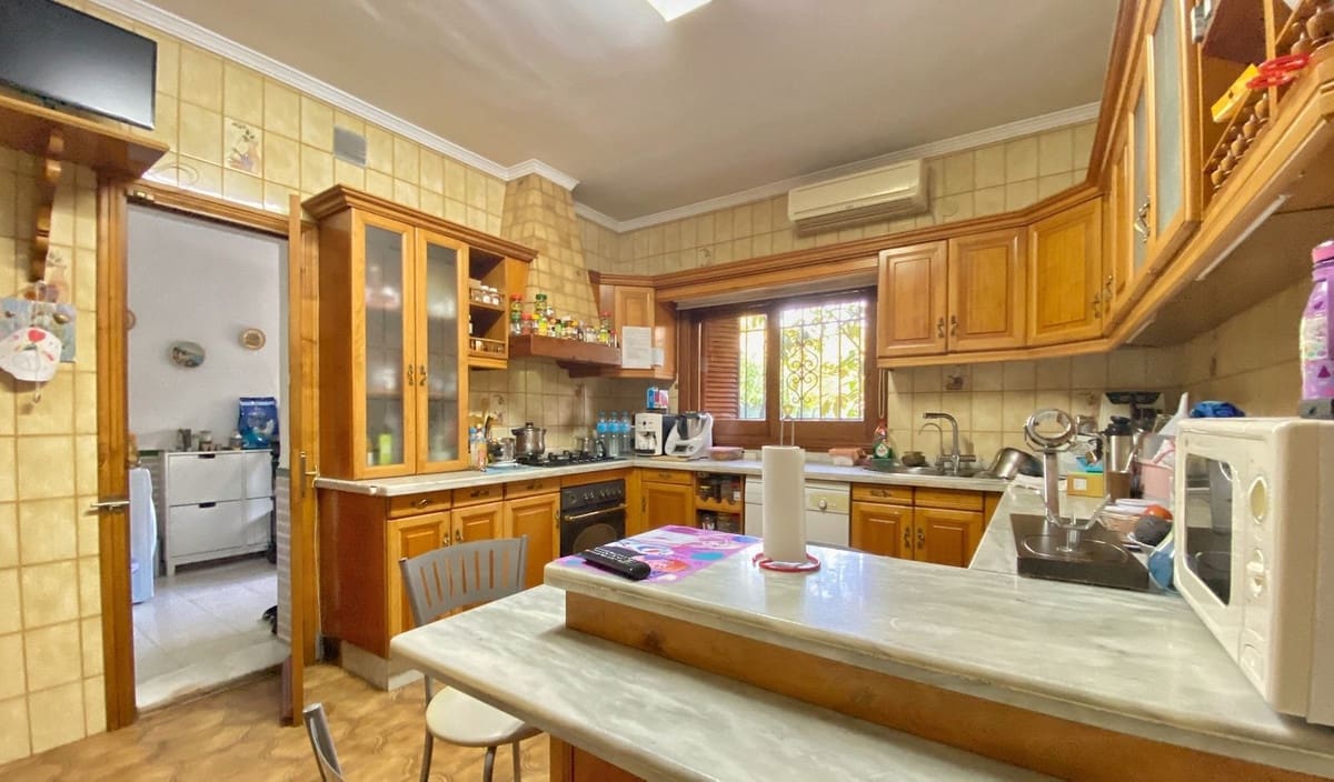 5 Zimmer Villa zu verkaufen in Marbella mit Pool Garage - 1.459.500 € (Ref: 9540434)