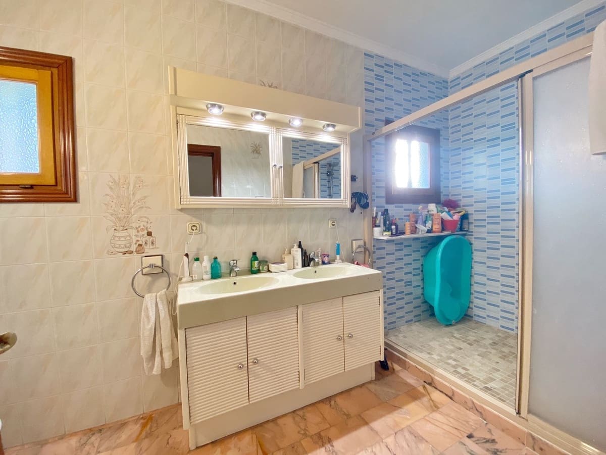 5 Zimmer Villa zu verkaufen in Marbella mit Pool Garage - 1.459.500 € (Ref: 9540434)