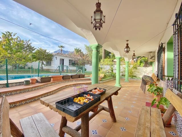5 Zimmer Villa zu verkaufen in Marbella mit Pool Garage - 1.459.500 € (Ref: 9540434)