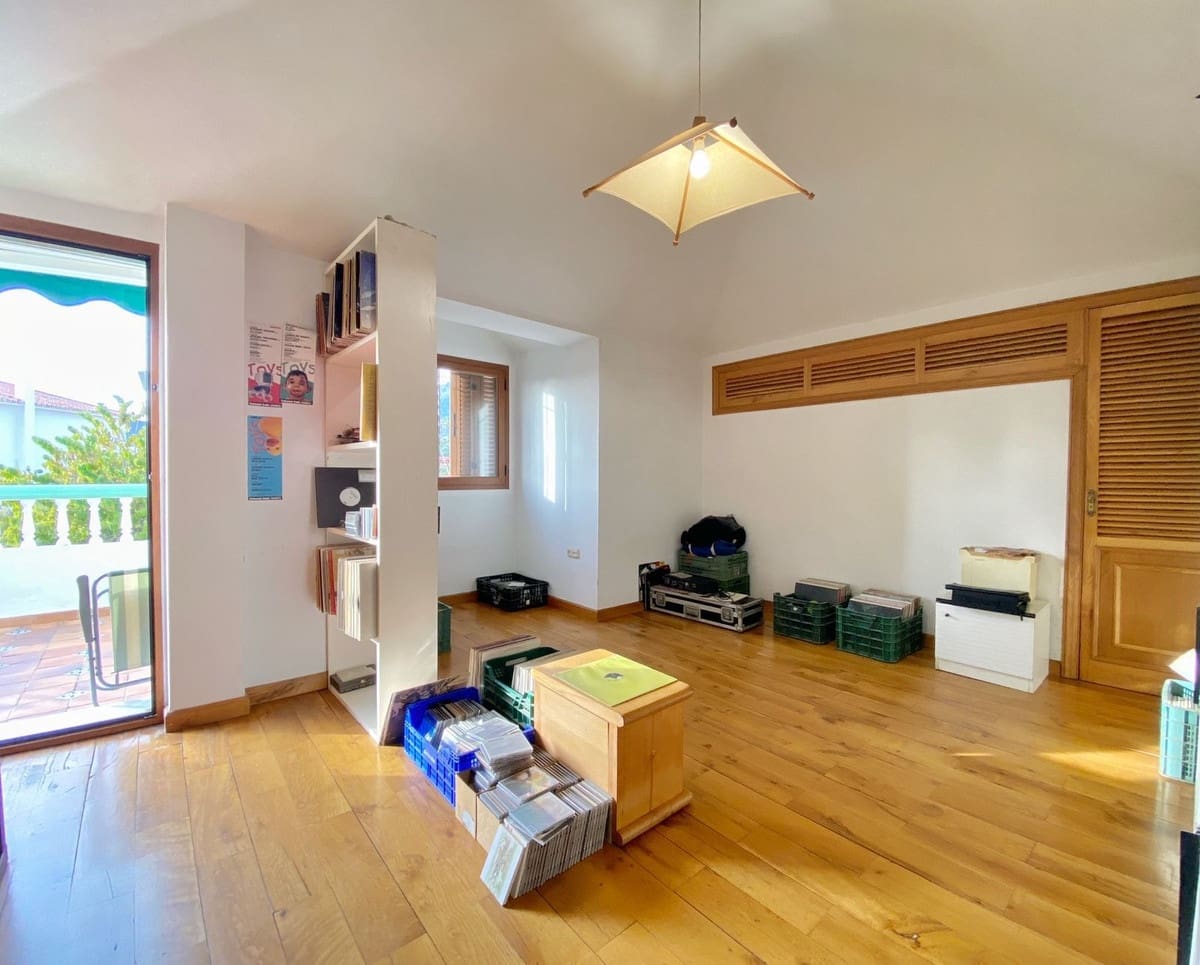 5 Zimmer Villa zu verkaufen in Marbella mit Pool Garage - 1.459.500 € (Ref: 9540434)