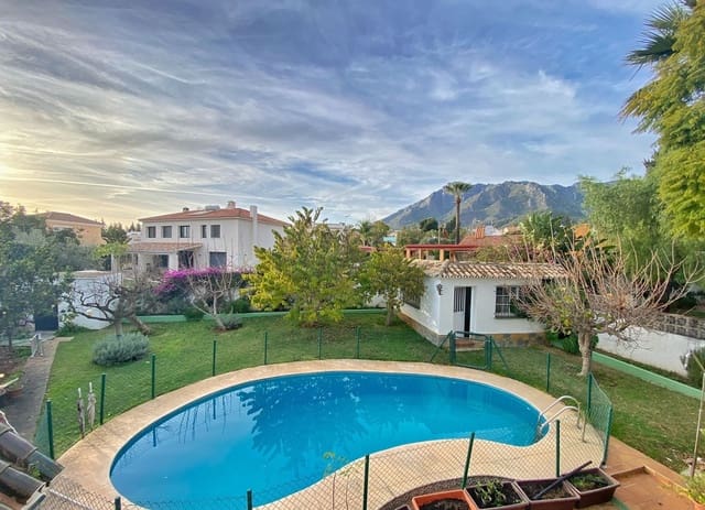 5 Zimmer Villa zu verkaufen in Marbella mit Pool Garage - 1.459.500 € (Ref: 9540434)