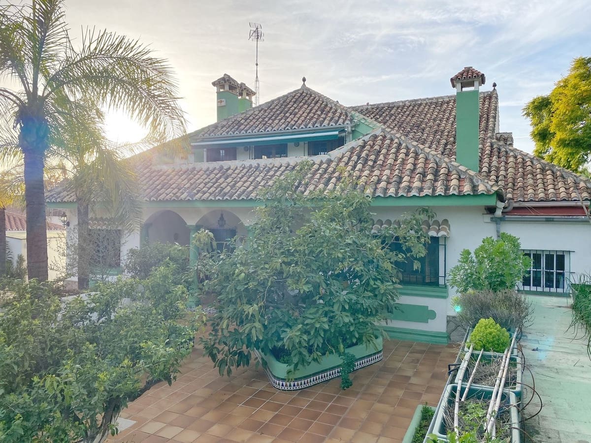 5 Zimmer Villa zu verkaufen in Marbella mit Pool Garage - 1.459.500 € (Ref: 9540434)