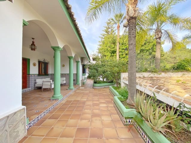 5 Zimmer Villa zu verkaufen in Marbella mit Pool Garage - 1.459.500 € (Ref: 9540434)