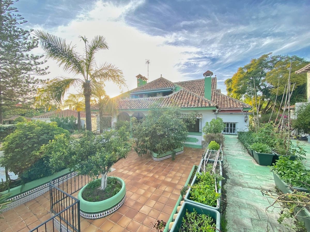 5 Zimmer Villa zu verkaufen in Marbella mit Pool Garage - 1.459.500 € (Ref: 9540434)