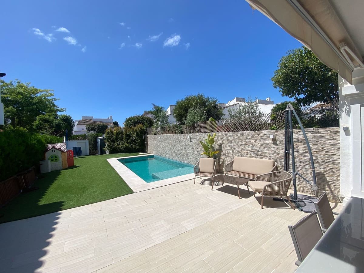 3 sovrum Semi-fristående Villa till salu i San Pedro de Alcantara med pool garage - 1 475 000 € (Ref: 9540440)
