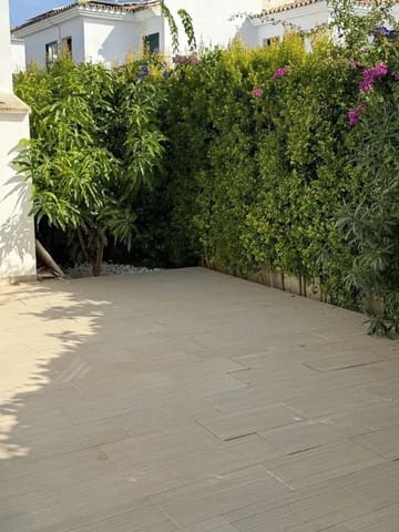 3 soverom Kjedet enebolig til salgs i San Pedro de Alcántara Pueblo, Marbella med svømmebasseng garasje - € 1 475 000 (Ref: 9540440)