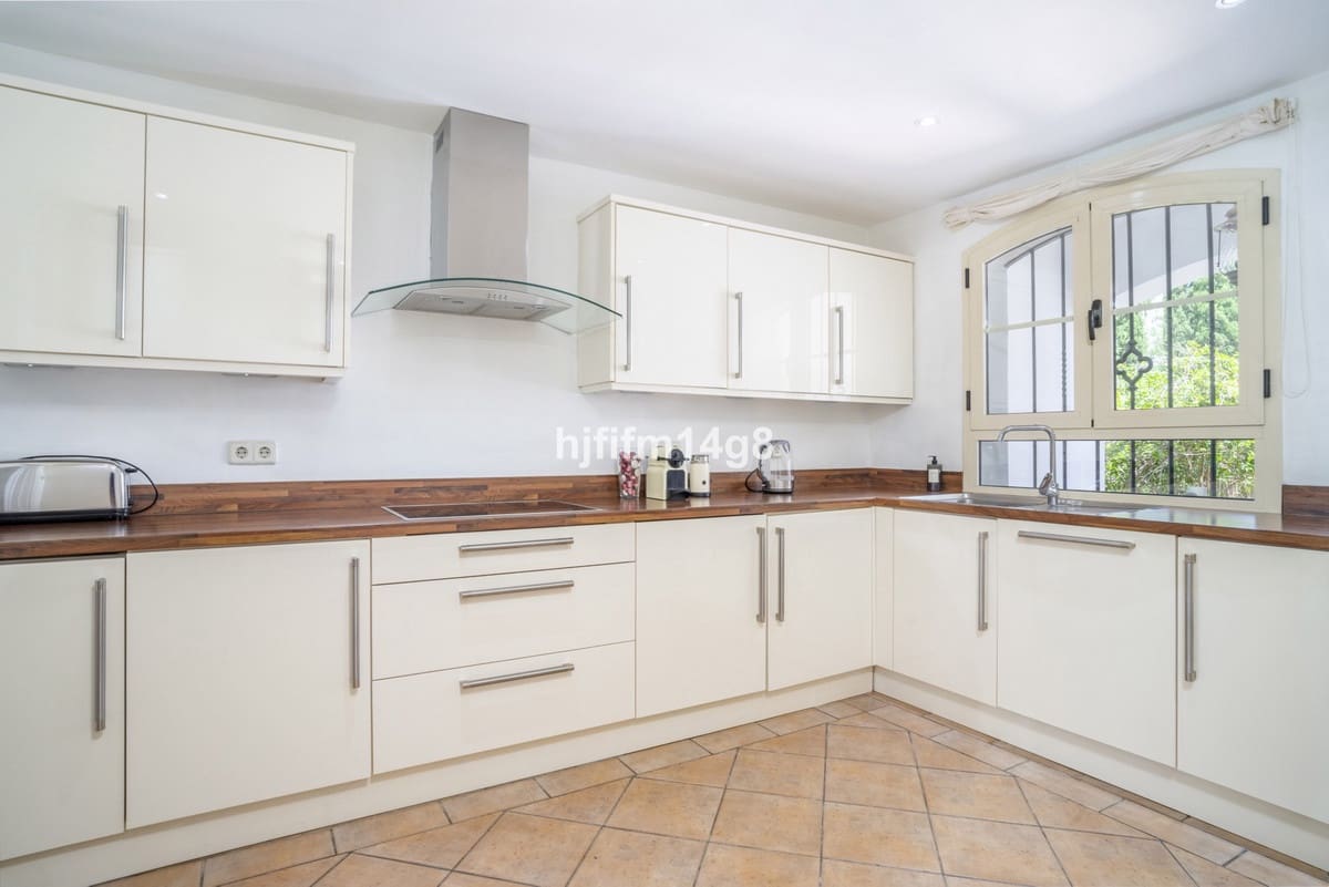 3 Zimmer Haus zu verkaufen in Nueva Andalucia mit Pool - 1.475.000 € (Ref: 9540441)