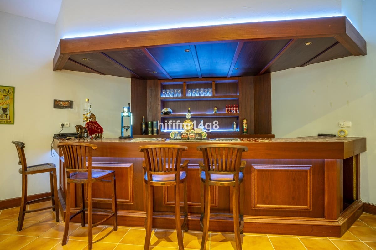 3 Zimmer Haus zu verkaufen in Nueva Andalucia mit Pool - 1.475.000 € (Ref: 9540441)