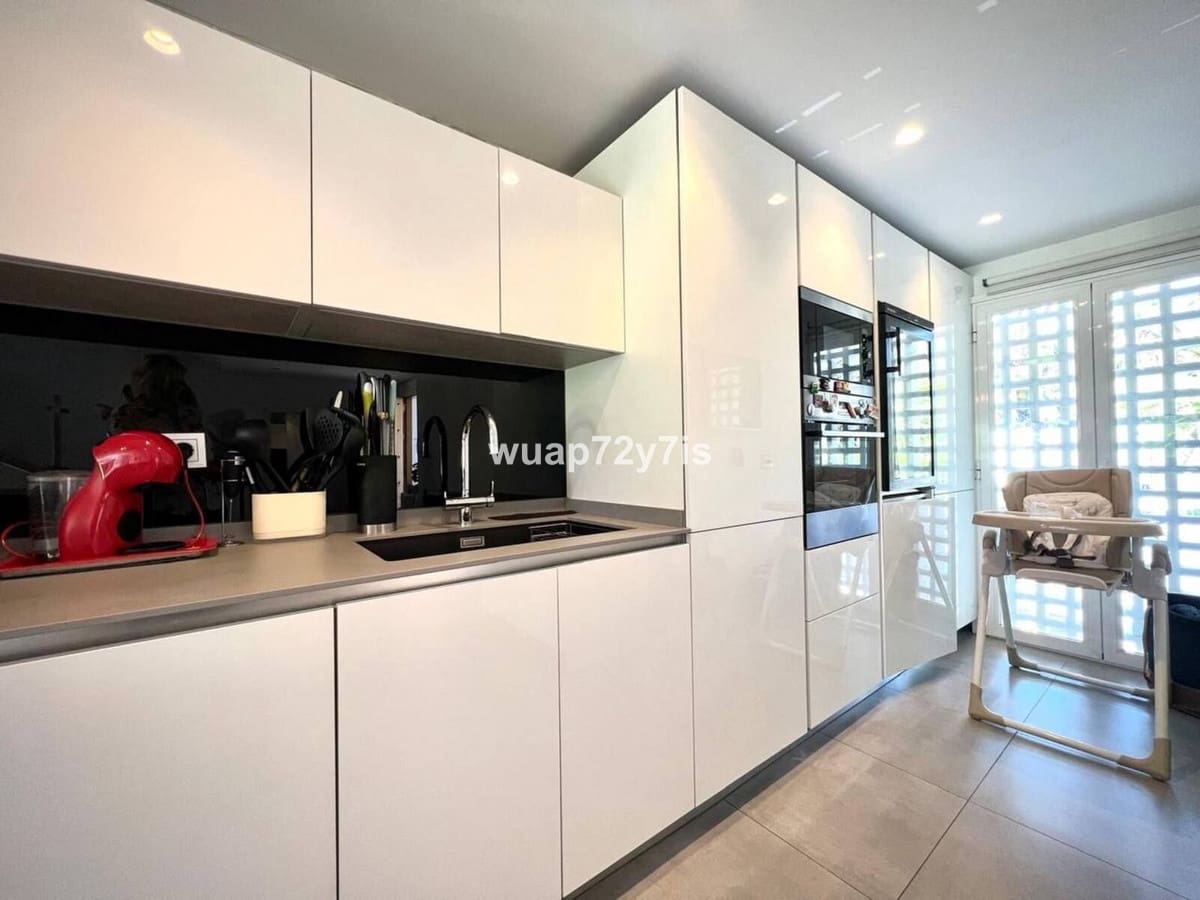 4 camera da letto Casa in vendita in Estepona con piscina - 1.475.000 € (Rif: 9540442)