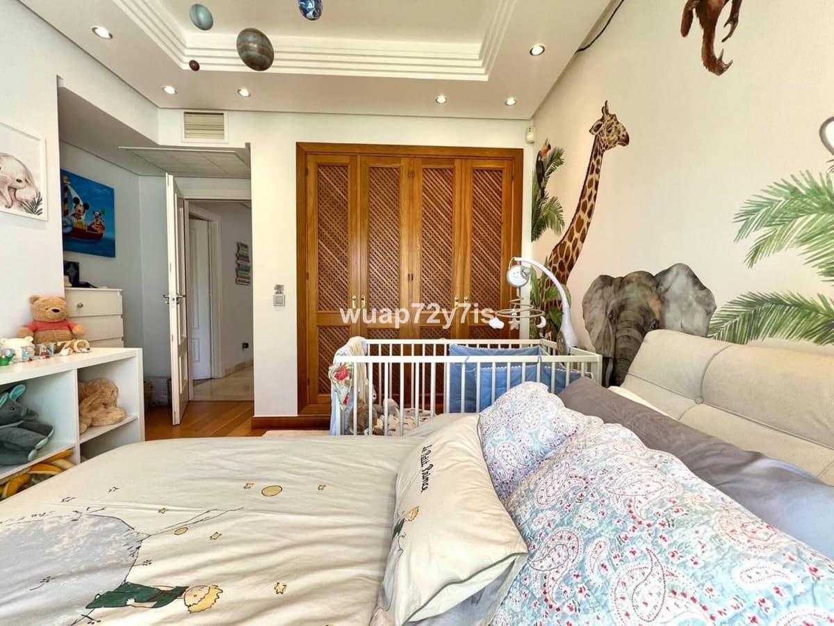 4 camera da letto Casa in vendita in Estepona con piscina - 1.475.000 € (Rif: 9540442)