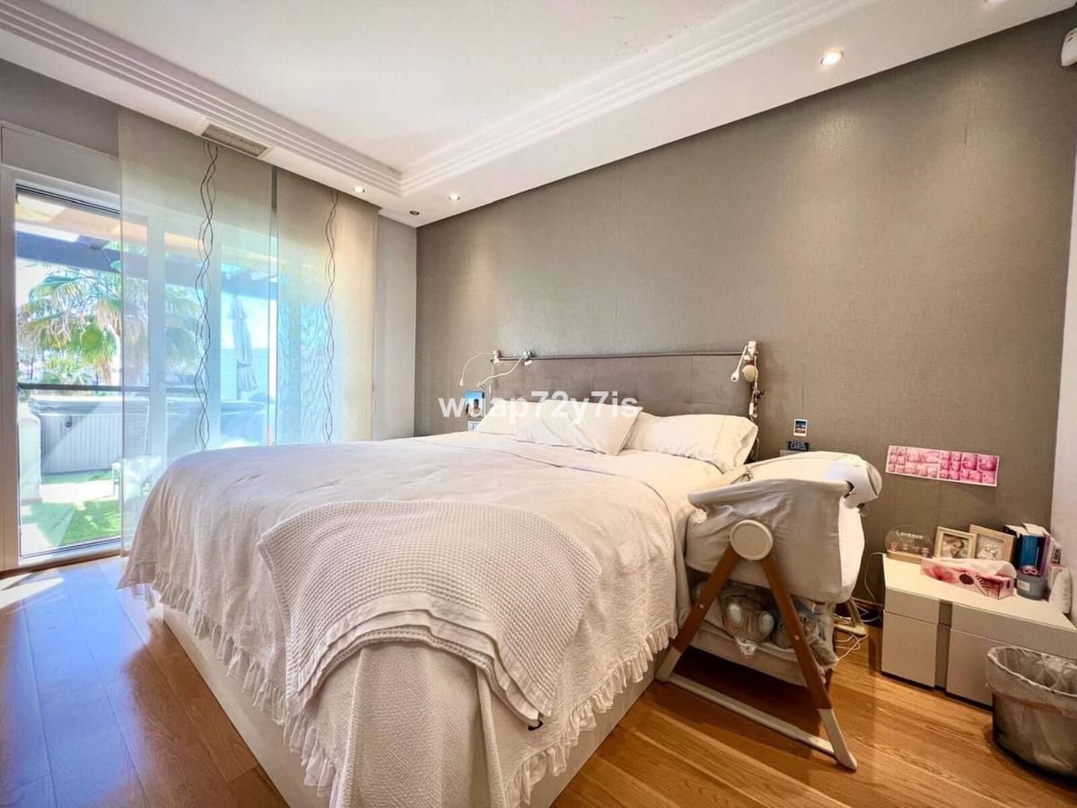 4 camera da letto Casa in vendita in Estepona con piscina - 1.475.000 € (Rif: 9540442)