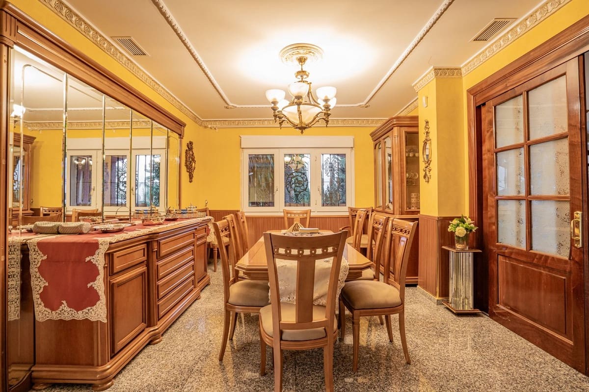 6 slaapkamer Villa te koop in Benalmadena met zwembad - € 1.490.000 (Ref: 9540447)